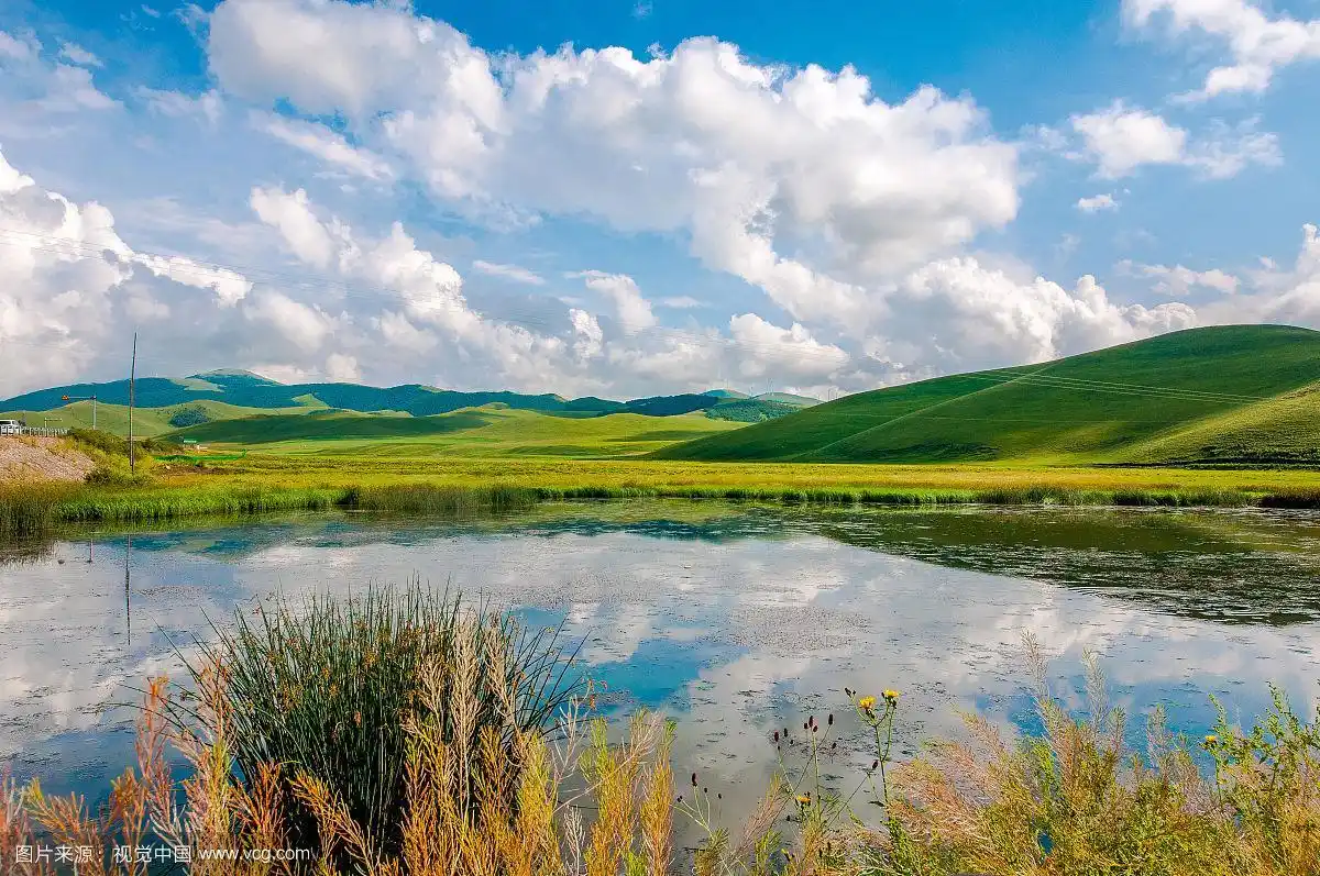 草原湖泊