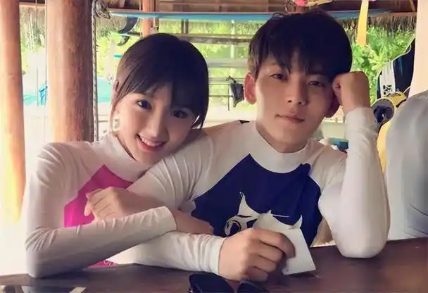 回顾毛晓彤被亲爹敲诈千万被4年男友背叛泪水和失望成就了她