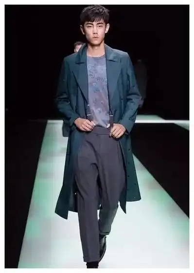 大海哥纪凌尘受欢迎分手后心情低迷备受瞩目