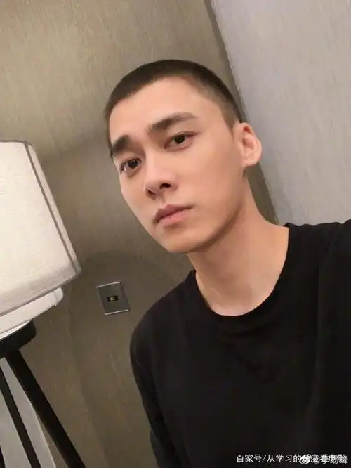 下面我们来盘点一下,那些巨帅的寸头大哥吧! 刘德华