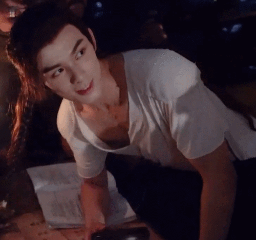 吴磊肌肉猛照曝光这身材21岁