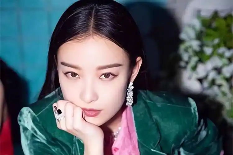 "天生狐狸眼"的5位女星:眼神妩媚灵动,勾人魂魄,个个绝美_角色_观众