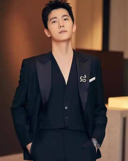 饭饭说:高叶 杨紫 李一桐 井柏然 吴宣仪 王子文 林一 杨洋_合作_嘴唇