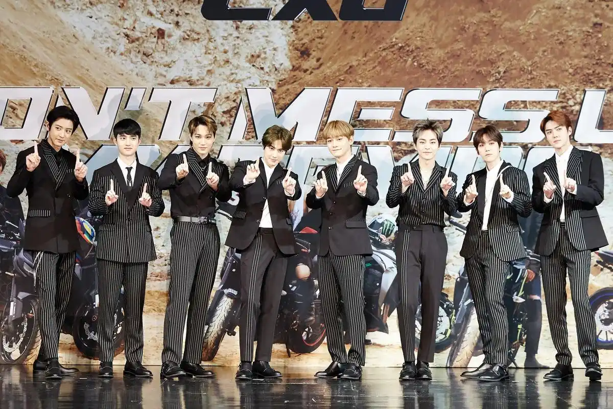 exo正规5辑《dont mess up my tempo》横扫各大专辑销量排行榜.