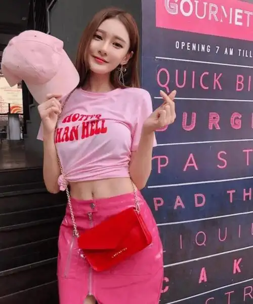 马来西亚美女,坚持健身多年,拥有无数女生羡慕的身材