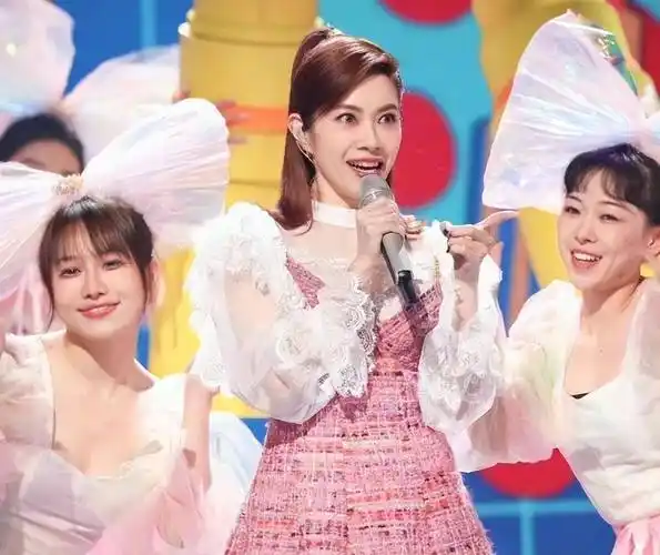 贾静雯被曝开撕徐怀钰,不满对方拖后腿,老公的女闺蜜陈意涵也在