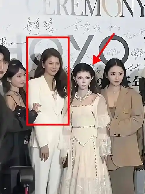 艳压内娱的她被骂网红脸,无数人却拍手叫好:看吐了_鞠姐_鞠婧祎_化妆