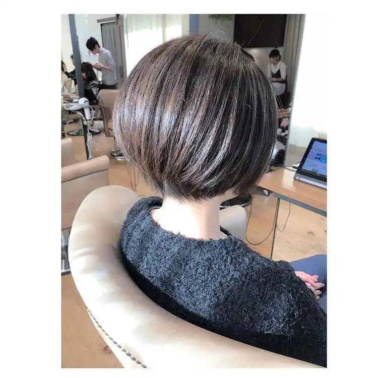 波波头发型剪得这么美头型都变立体起来