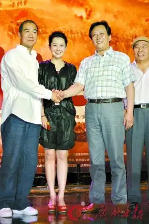 张国立,许晴,唐国强为新片造势.