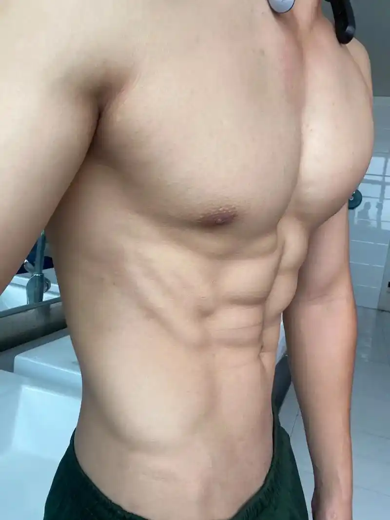 腹肌 #胸肌 一年比一年肥 - 抖音