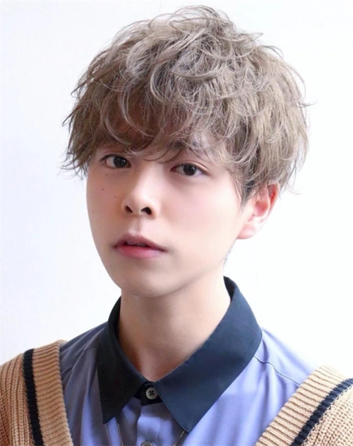 日系经典男生烫发 慵懒帅气纹理烫