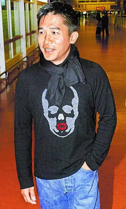 金城武豪爽承认掉发 左手无名指疑戴婚戒(组图)