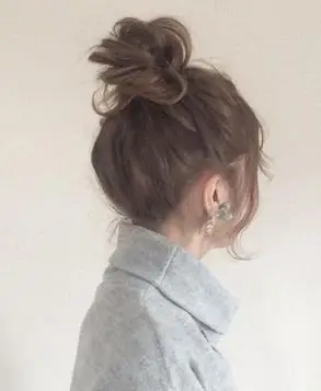 怎样梳蓬松的丸子头蓬松丸子头扎法图解教程