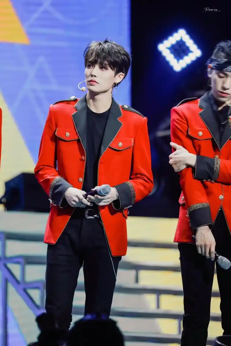 林彦俊 #舞台 #国风正当红 #向全世界安利 只要想念還在 - 抖音