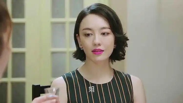 《风光大嫁》:宁馨抢了宁夏的身份,如今嫁给总裁,还当面刺激她