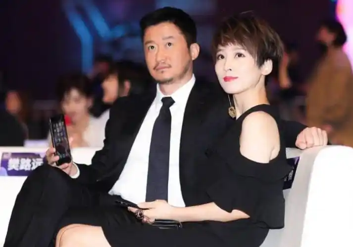 吴京谢楠综艺暴露真实日常?为一碗面而吵架,男方愤怒摔毛巾