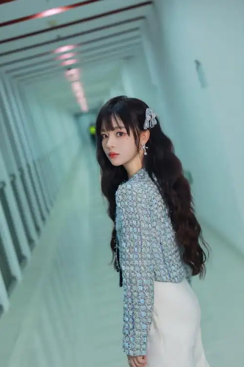 黄霄云超话#熠熠生辉闪耀之夜#音乐剧雲正在解锁!