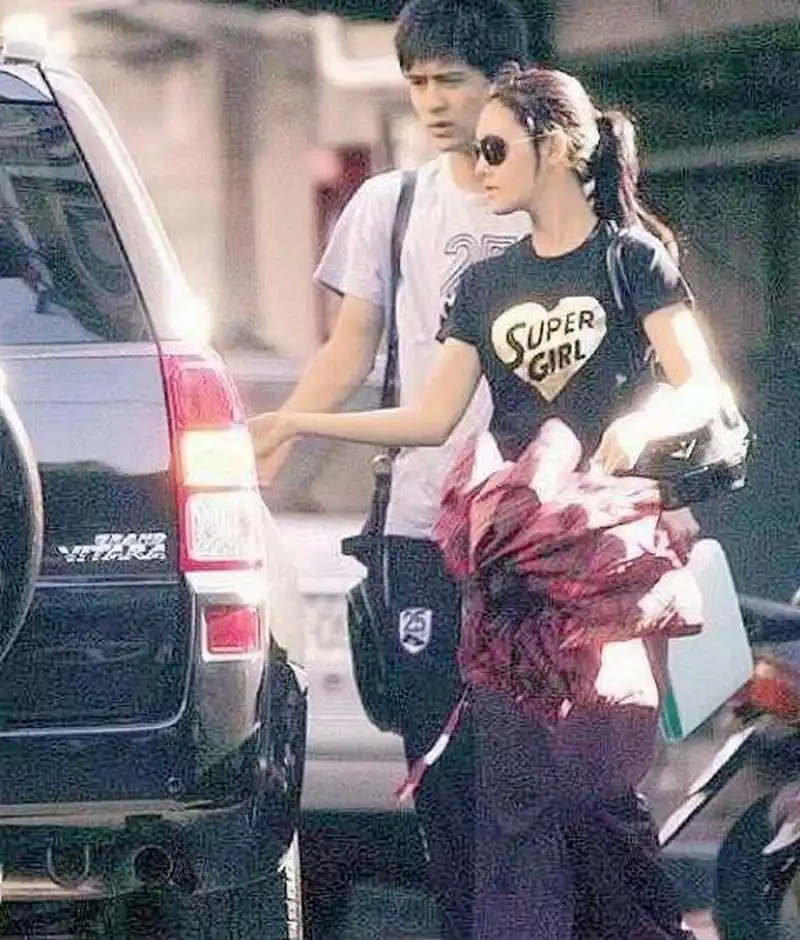 大s,她爱上周渝民的时候,一定是她最不妖孽的时候