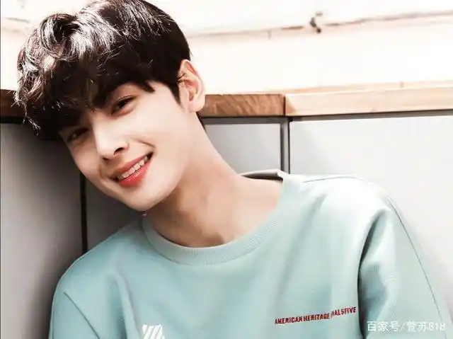 车银优:首发视频祝圣诞,超高人气的韩国艺人