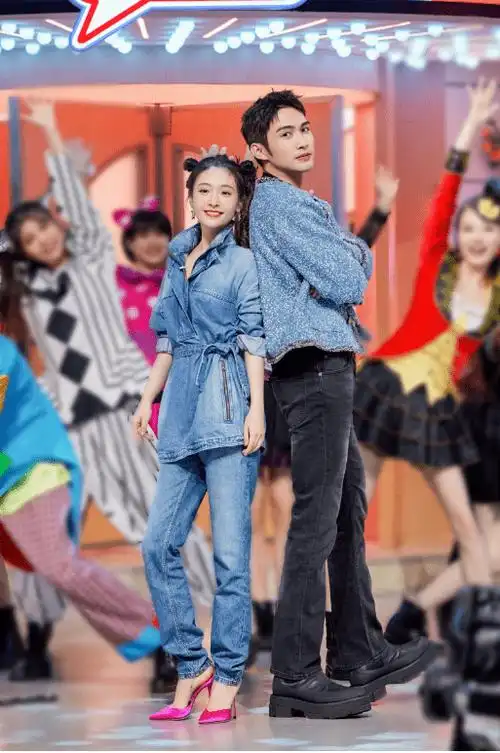 《你好星期六》 ,丁程鑫成了"打卡点"_秦霄贤_杨迪_张彬彬