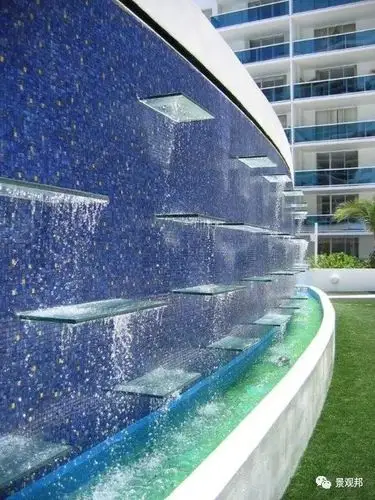 现今水景水幕墙住宅的成功也与现代人对自然的渴望,还有就是水景水