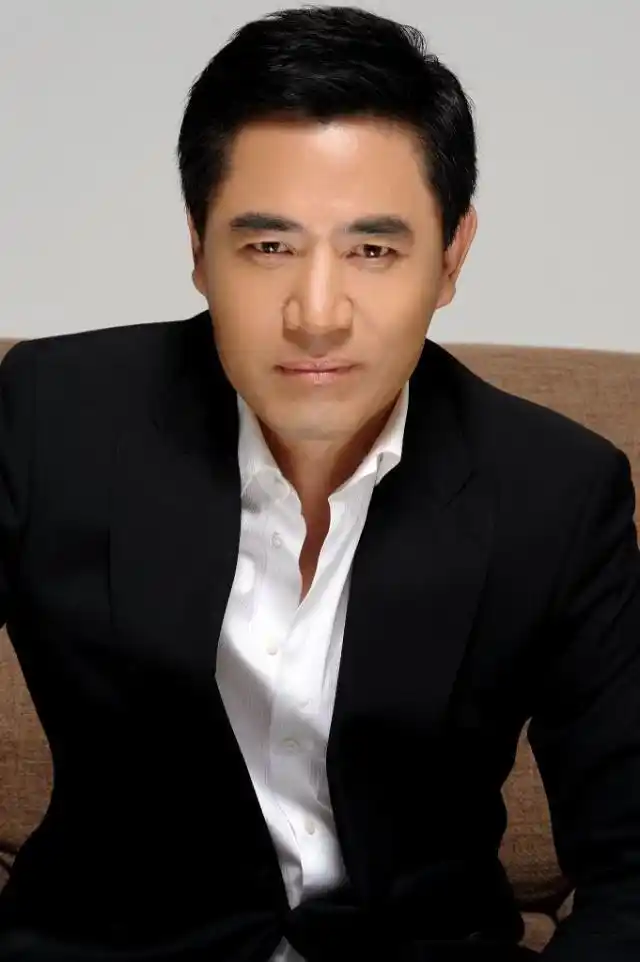 盘点中国大陆十大国宝级男演员,一起来感受他们演技的真正魅力!