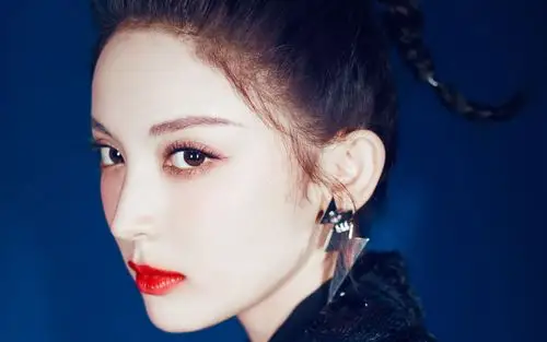 古力娜扎利落酷美高清桌面壁纸_大陆明星_壁纸下载_美桌网