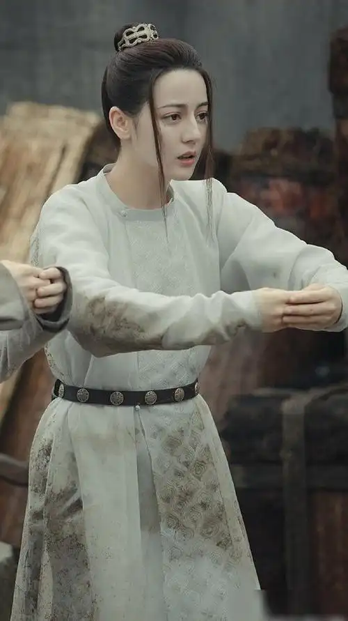 长歌行迪丽热巴服饰合集男装居多两根龙须造型显脸长