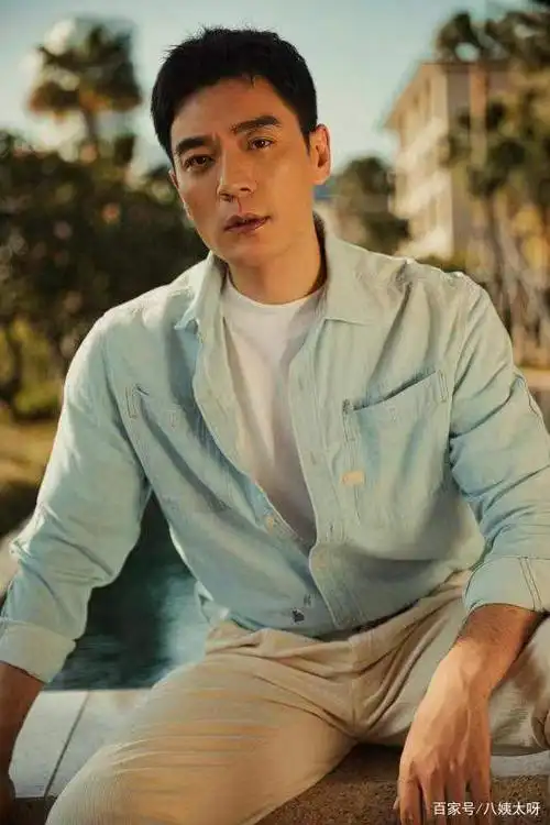 男演员的生图和身材问题才上了热搜, 不少网友觉得娱乐圈对男明星太