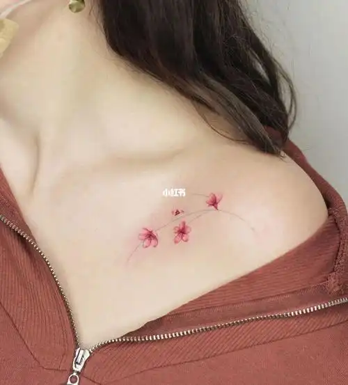 女生锁骨纹身图案分享,樱花纹身图案#小清新纹身  #纹身  #女生纹身