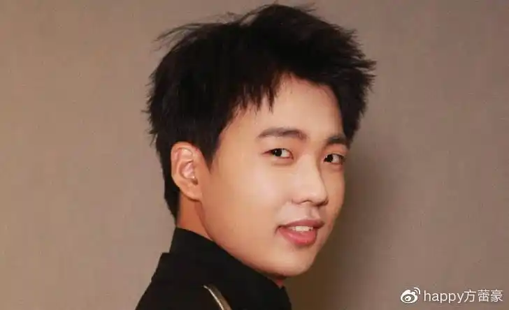 有种"签名"叫郭麒麟的签名,全国人民都能看懂,郭德纲却很无奈