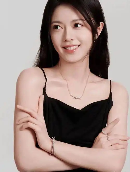 刘耕宏夫妇歪屁股?赵今麦奶刘耀文?