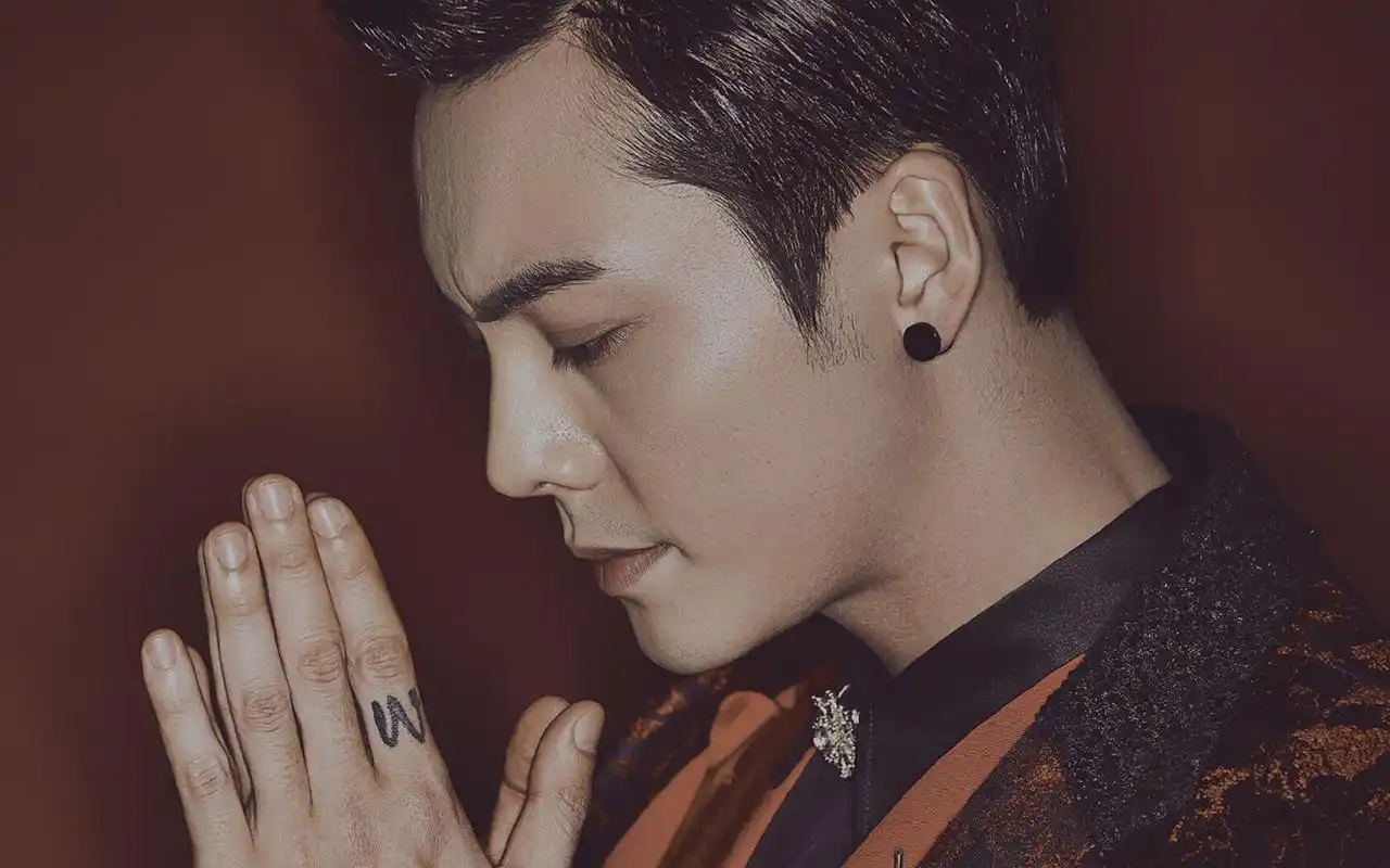 帅气陈伟霆高清壁纸_有男人味的陈伟霆