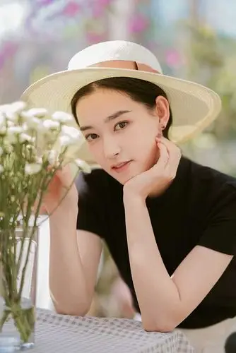 电影汉时关杀青刘楚玄女扮男再演侠客