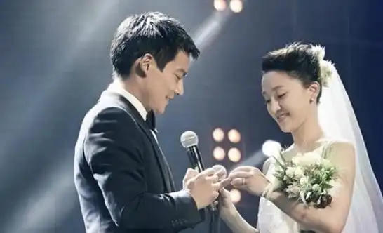 她交往过12个男友,她是渣男收割机,这2位女星的情史,让人折服