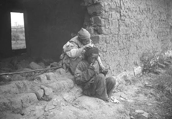 贫苦的社会底层100年的时代沧桑变化,我们有什么理由不珍惜现在和平