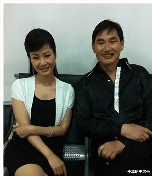 于文华摊牌了,承认和朱之文有特殊关系,原来我们一直被蒙在鼓里