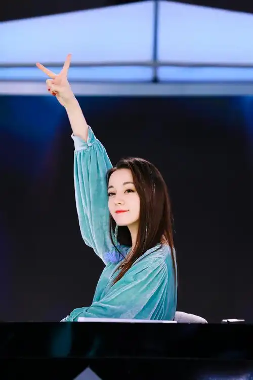 迪丽热巴创造营2019甜美剧照图片