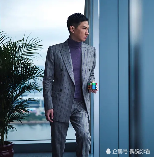 张家辉:他没露过脸,但却让这一幕成为香港电影的永恒经典_腾讯新闻