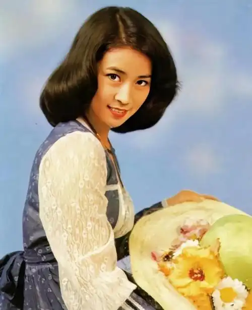 娶到神仙老婆都不好救,这4个星二代太随爹|成龙|张庭|蒋勤勤|林凤娇