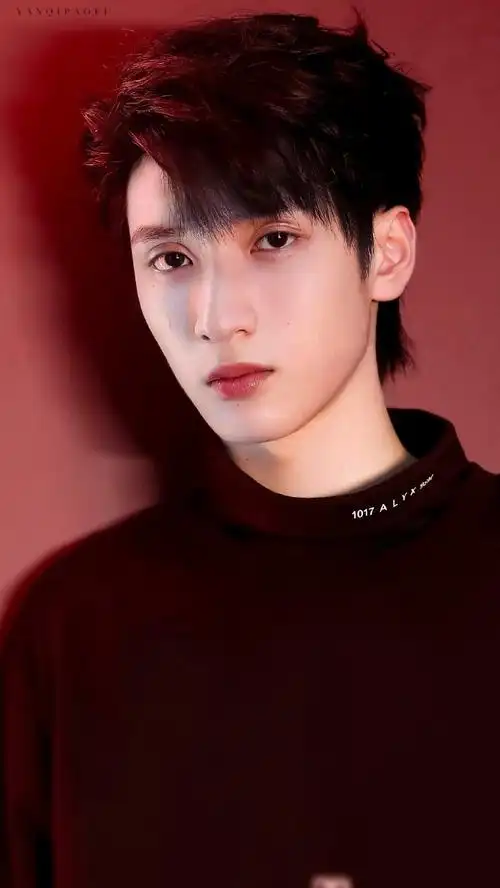 严浩翔氛围感四宫格