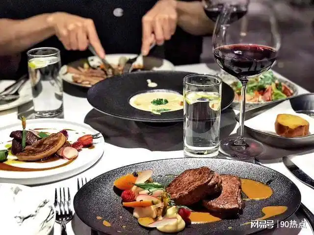 上海男子相亲遇高档女只习惯吃西餐却说已饿了三天