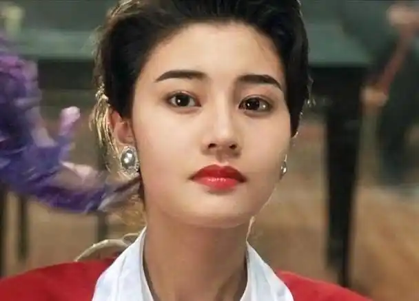 最美不过李嘉欣,与刘銮雄纠缠多年,为何多位富豪拒绝娶她进门?