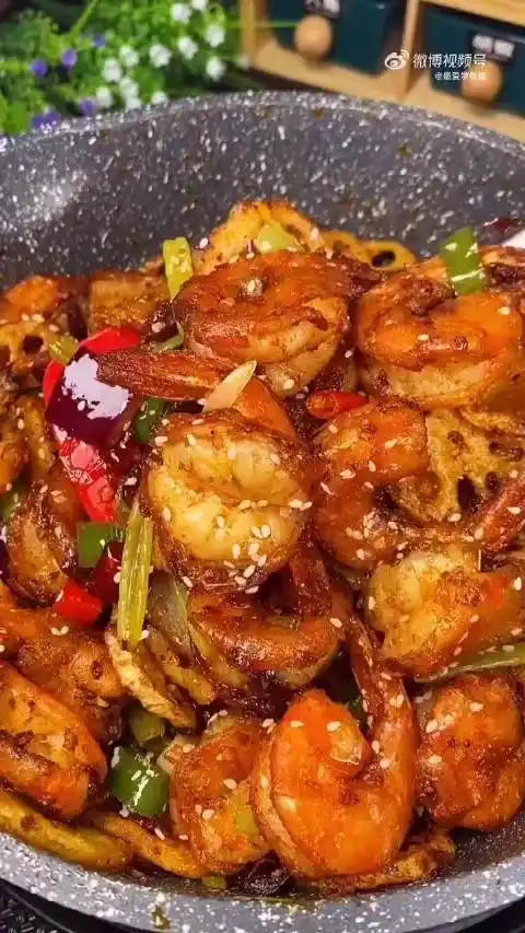 干锅香辣虾的做法,外酥里嫩,越吃越香[色]  676767