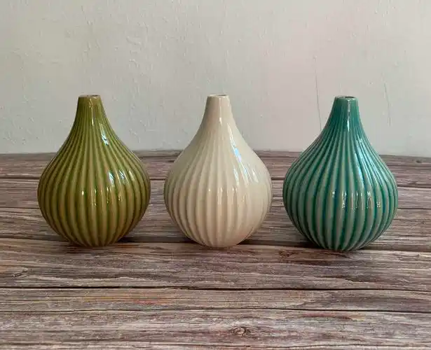 独特的裂纹釉面简约条纹设计复古风格装饰花瓶陶瓷花瓶迷你尺寸花卉
