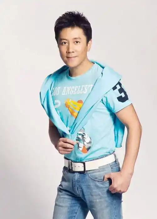 55岁蔡国庆:给痴呆母亲尽孝,养两个儿子,化解弟弟弟媳的矛盾