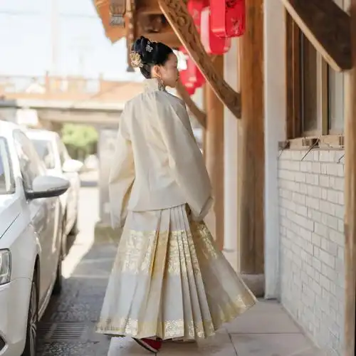 明制汉服马面裙璎珞凤纹铃铎金纱汉服