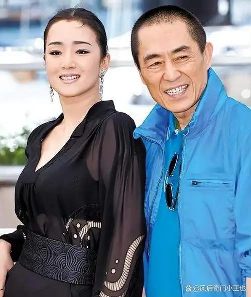 他们是华语电影界的传奇人物——导演张艺谋和他的第二任妻子陈婷