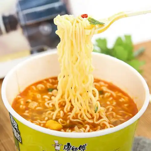 康师傅老坛泡椒竹笋鸡桶面12桶国美超市甄选