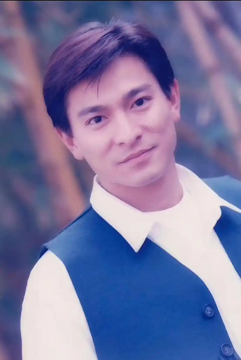 刘德华 ,怀旧怀旧经典歌曲 《我的心不流泪》,怀旧老大老照 - 抖音